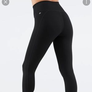 Fabletics. Powerhold collection